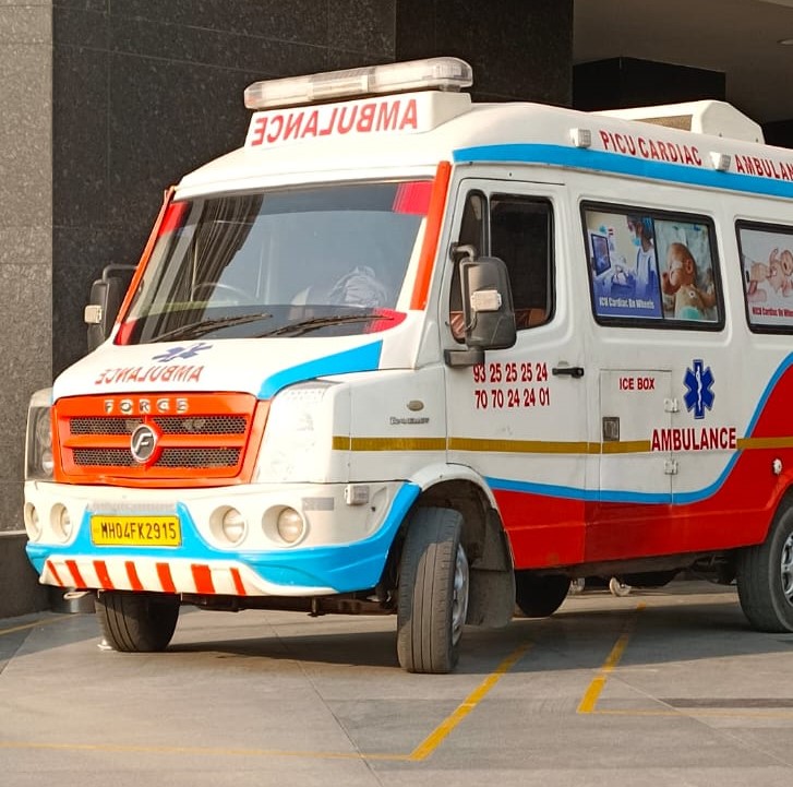 Cardiac Ambulance With Medical Equipment by Lokseva Ambulance Service Aurangabad